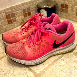 Women’s Size 8.5 Nike Running Shoes Air Zoom Pegasus 31 Low Lace Up